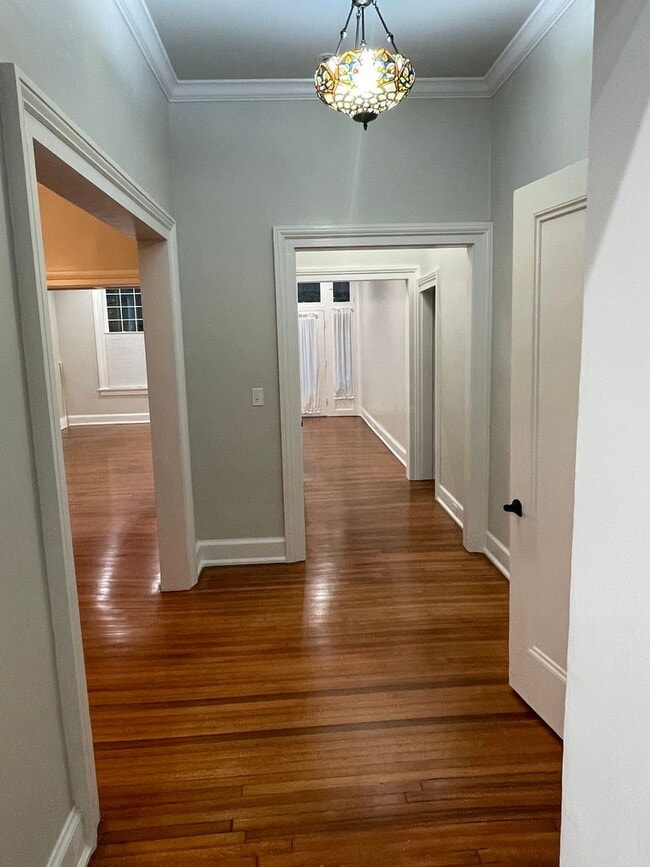 Building Photo - Gorgeous 3BD/2BA ON Napoleon Ave with Off Street Parking
