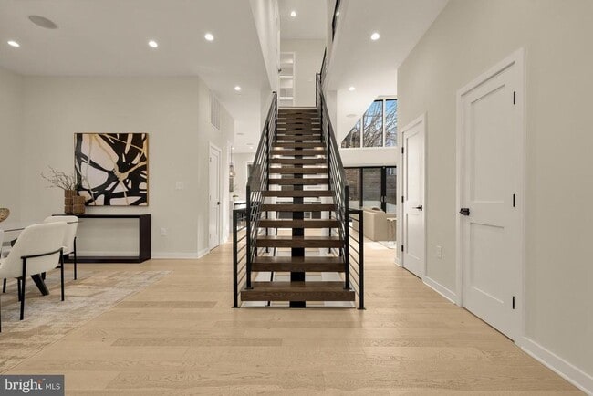 Building Photo - 4913 Sherier Pl NW