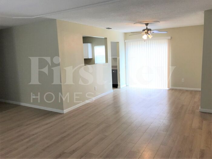 Building Photo - 207 Porter Pl