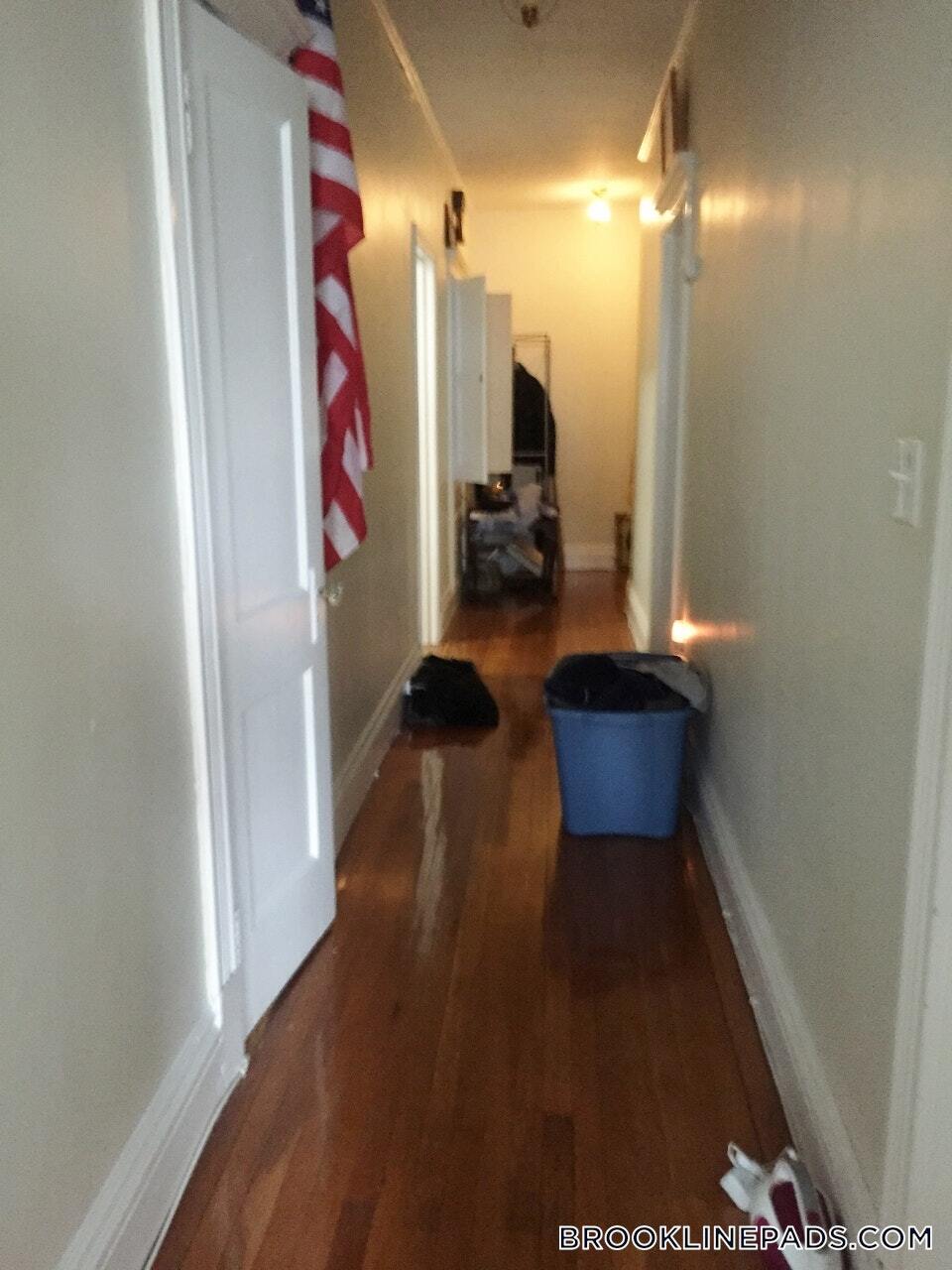 Building Photo - 18 Euston St