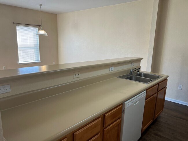 Building Photo - 1028 Anniston Ct
