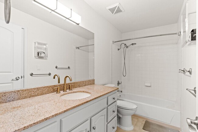 Building Photo - 4905 Bridgepointe Pl