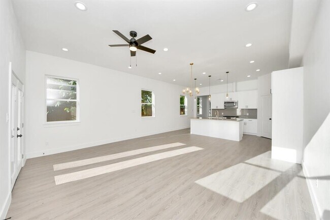 Building Photo - 9023 Spaulding St