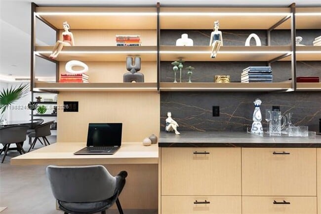 Building Photo - 2301 Collins Ave