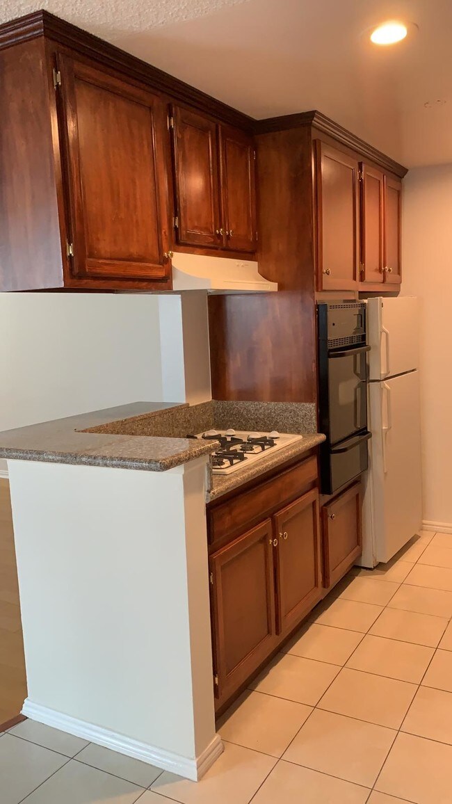 Kitchen - 3677 Jasmine Ave