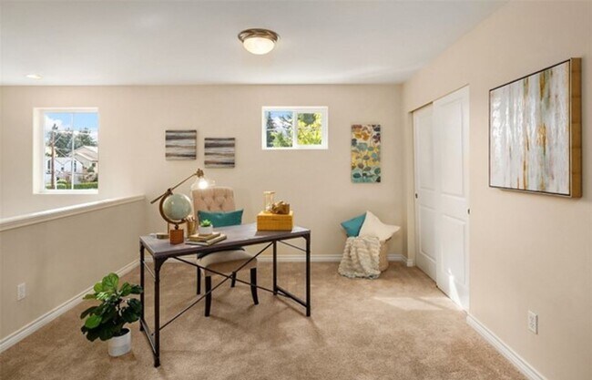 Building Photo - Impeccably Maintained and Wonderfully Updated Kenmore Home with 3 Bed and 2.5 Bath