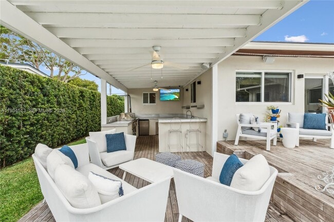 Building Photo - 13801 S Biscayne River Dr