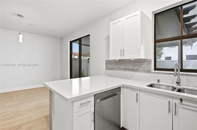 Building Photo - 3430 W 106th Terrace