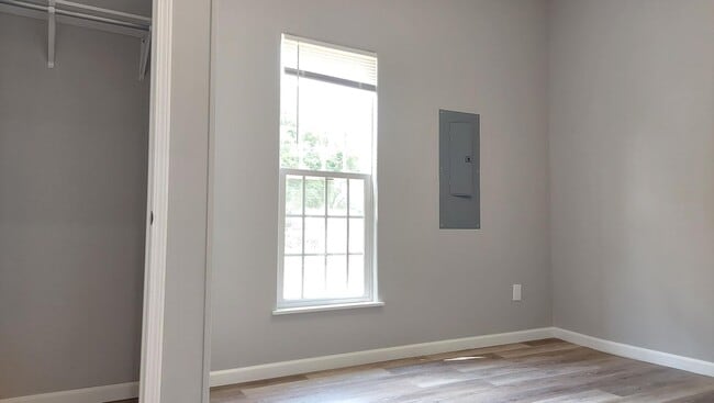 Building Photo - COMING SOON!!! GORGEOUS 3br home!