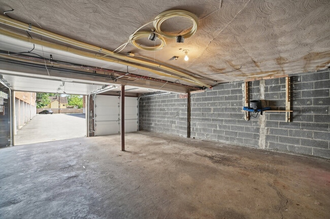 Building Photo - 725 Joralemon St