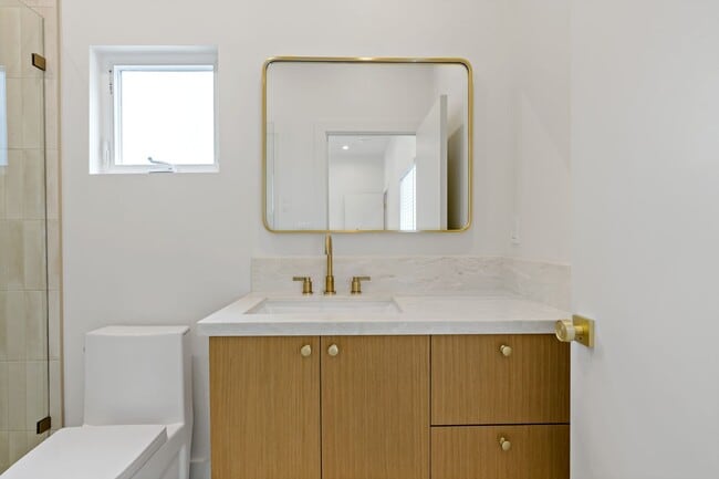 Building Photo - Beautifully Renovated 3-Bedroom Home – Mod...