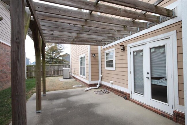 Building Photo - Available June 1st! 3-Bedroom, 2.5-Bathroom Home in Rupple Row