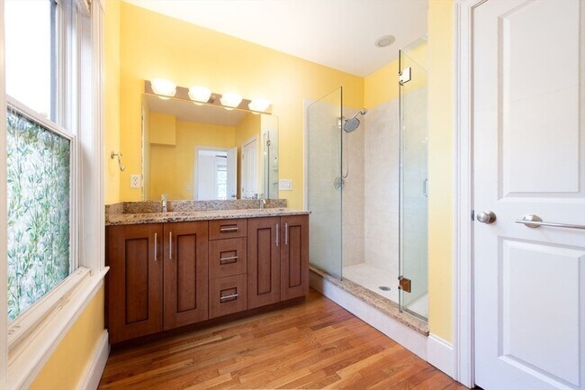 Building Photo - 148 Albion St