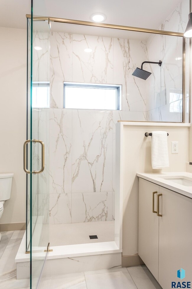 Building Photo - 2803 S Terry Ave