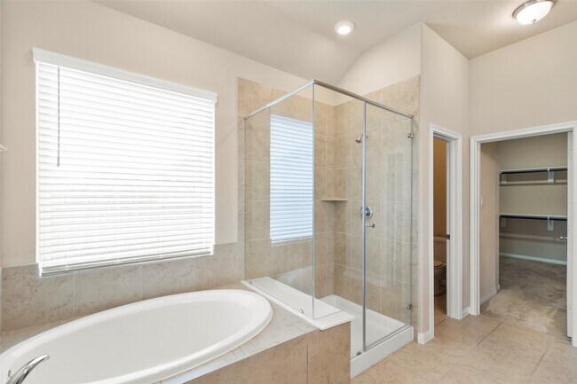 Building Photo - 15714 Highlands Cove Dr