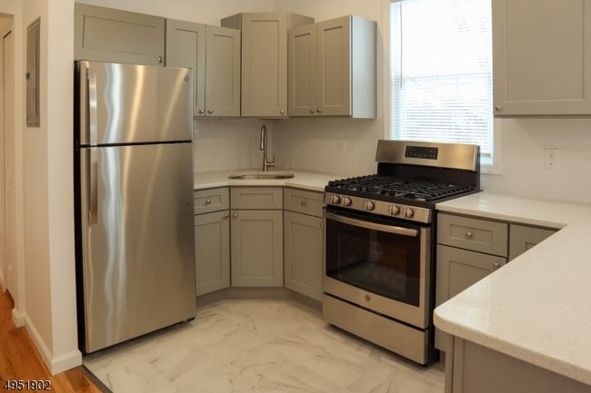 Primary Photo - 373 N 6th St