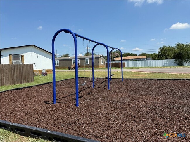 Building Photo - 3196 Renee St