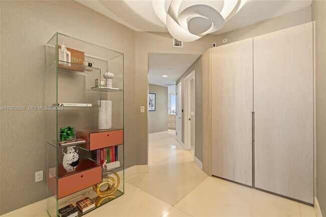 Building Photo - 16385 Biscayne Blvd