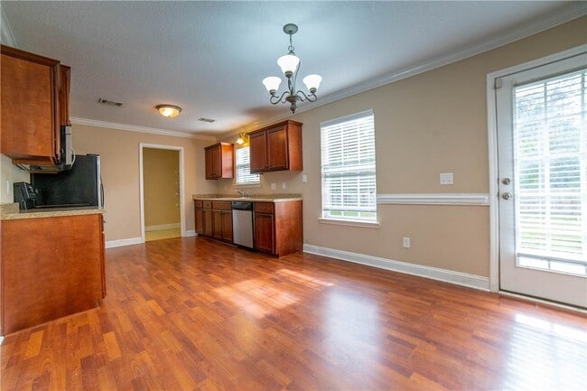 Building Photo - 211 Augusta Way