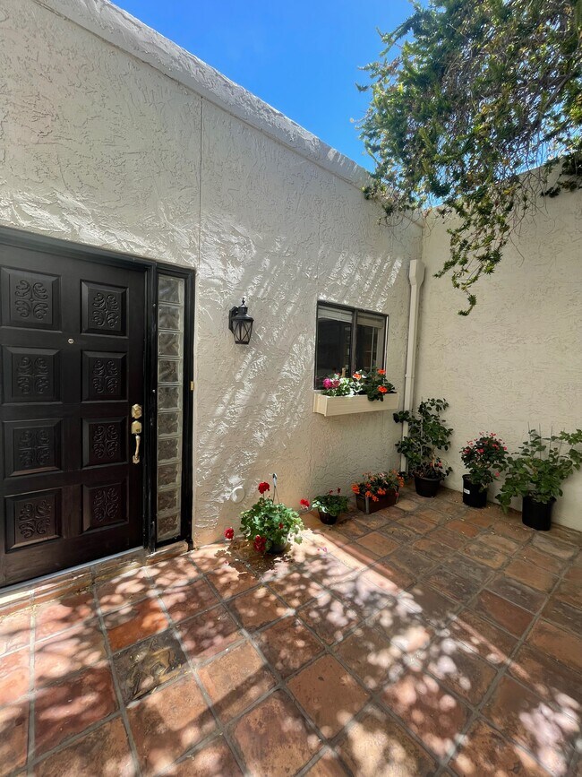 Building Photo - 5143 N 76th Pl