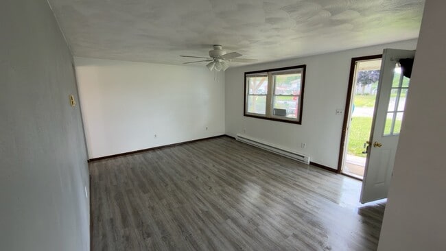Building Photo - 1028 Debolt Ave