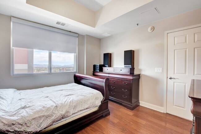 Building Photo - Fully Furnished Luxury Condo at The Ogden – Downtown Living at Its Finest!