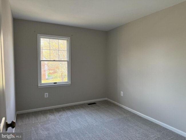 Building Photo - 8659 Bannerwood Dr