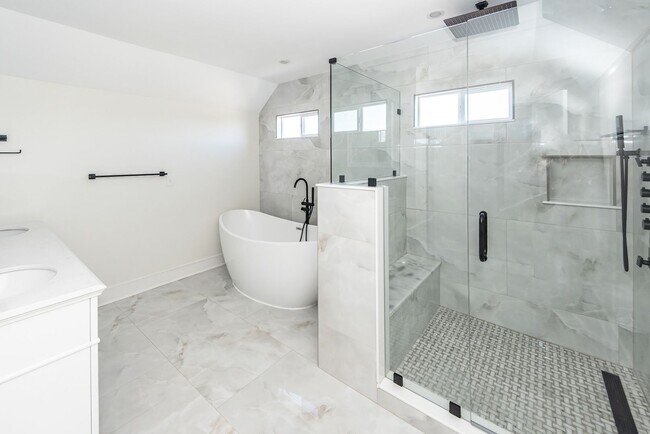 Building Photo - 3 Bedroom, 3 Bathroom Home in Union Heights - North Charleston