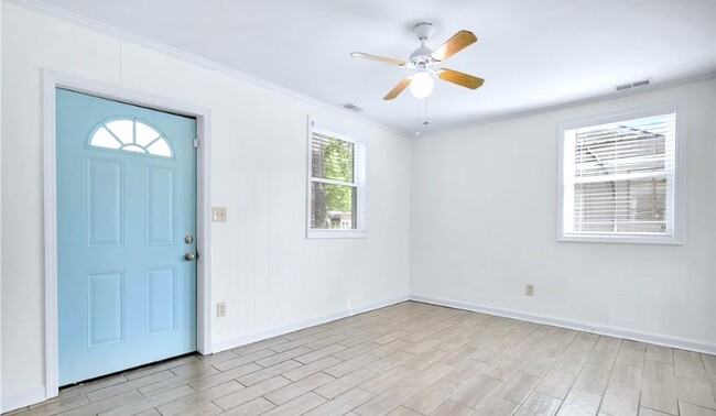 Building Photo - 803 Googe St