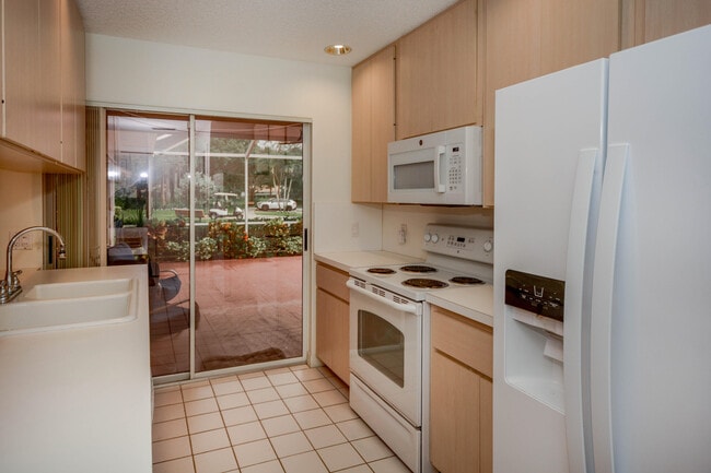 Building Photo - 504 Silverleaf Oak Ct