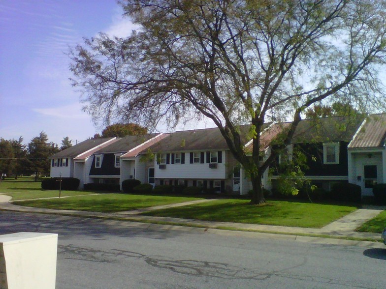 Exterior - School Court Apartments