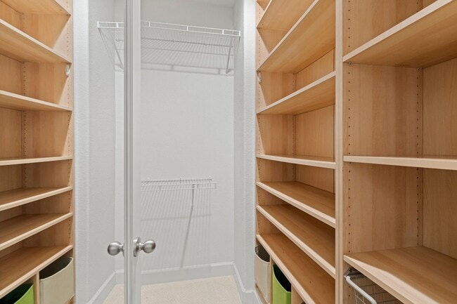 Building Photo - TOSCANA TOWNHOME EMBRACES LUXURY LIVING PRIVACY | SECURITY | MANY UPGRADES