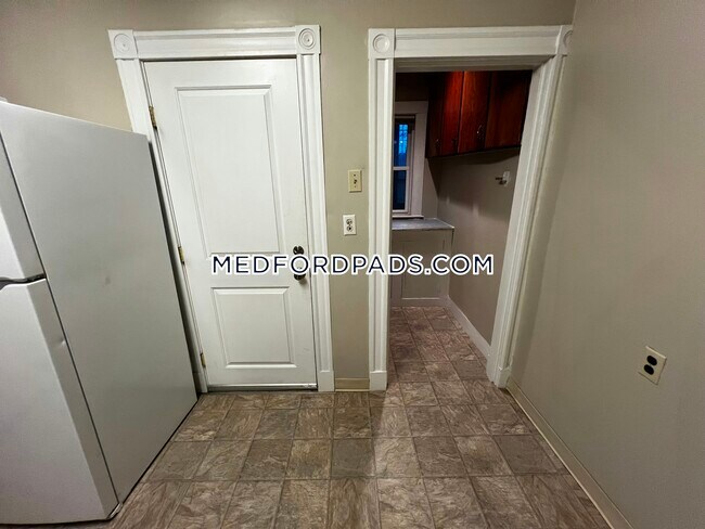 Building Photo - 128 Princeton St