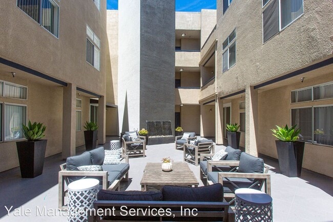 Building Photo - 11473 Riverside Dr