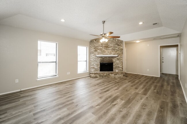 Building Photo - 10312 Lone Pine Ln