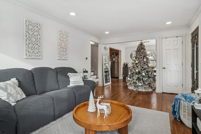 Building Photo - 102 S Ashland Ave