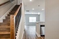 Building Photo - 303 E FORGE Ct