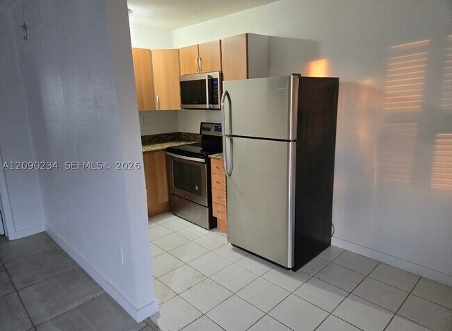 Building Photo - 4444 SW 67th Ave