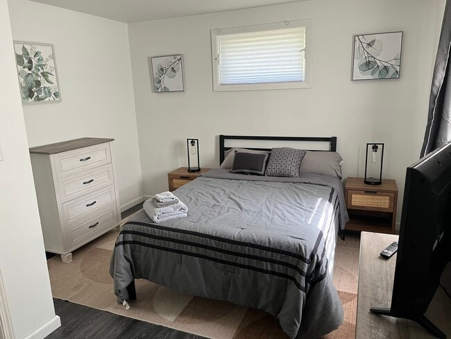 Building Photo - 809 Trumbull Dr