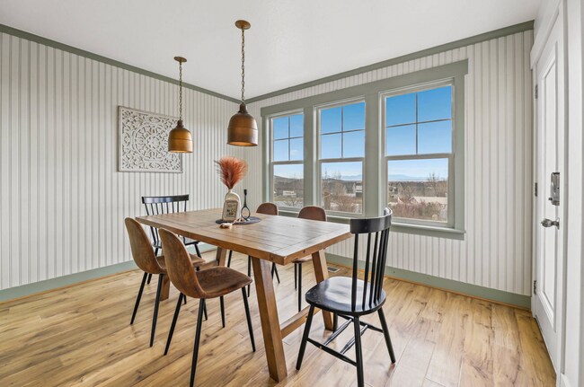 Building Photo - Beautiful 6-Bedroom Home in Eagle Mountain!
