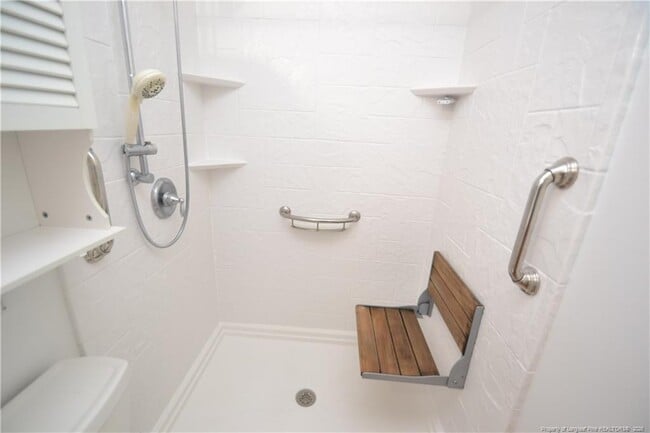 Building Photo - 806 Kingswood Dr