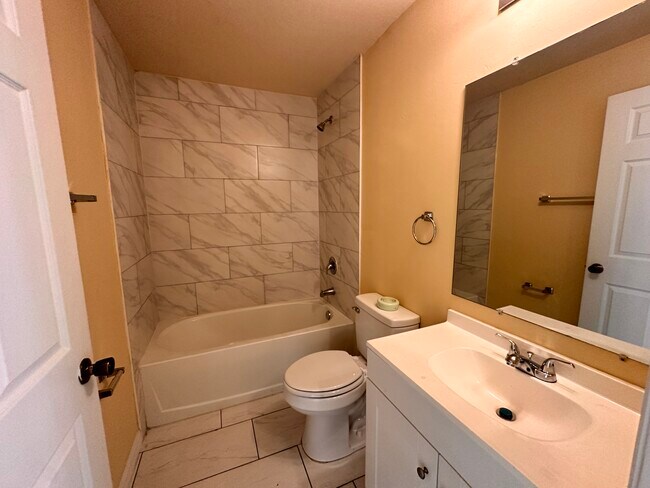 Building Photo - 280 SW 3rd Terrace