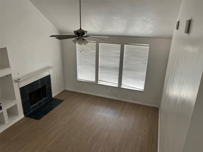 Building Photo - 9502 Willow Trace Ct