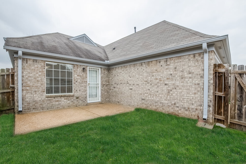 Building Photo - 10222 Evening Hill Dr