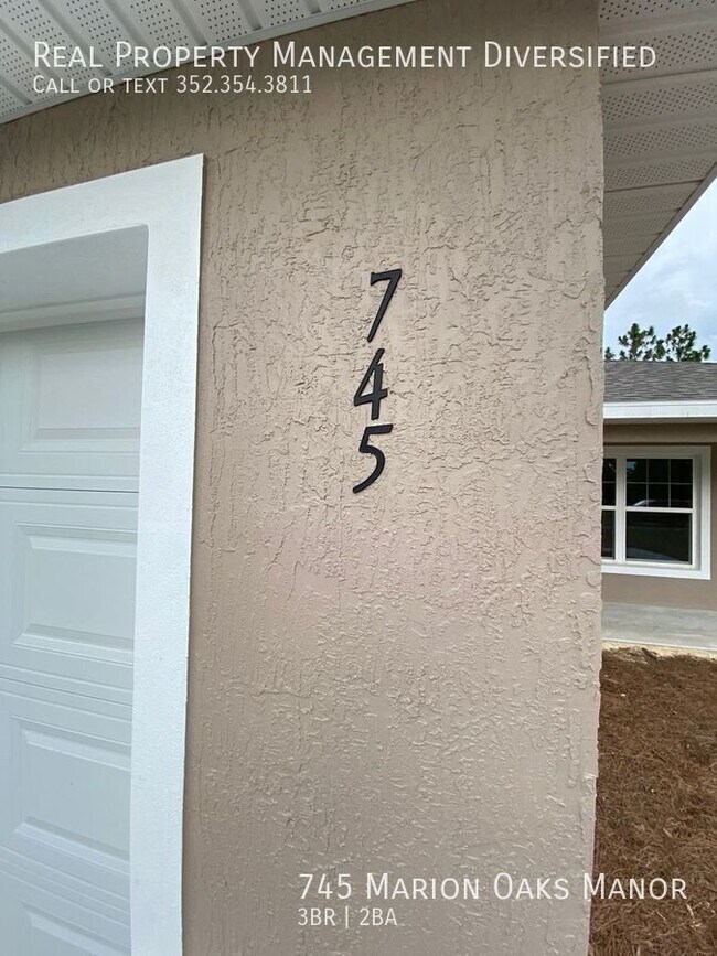 Building Photo - 745 Marion Oaks Manor