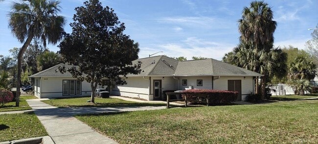 Building Photo - 6519 W Newberry Rd