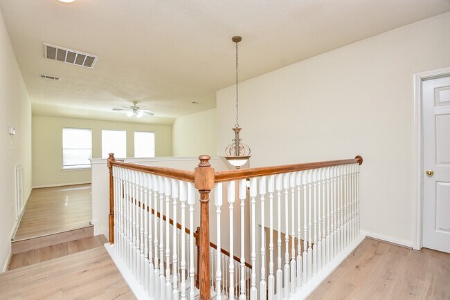 Building Photo - 15119 Newfield Bridge Ln