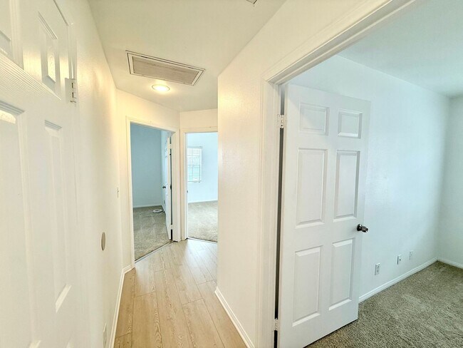 Building Photo - Cozy Renovated Townhome in Gardena!