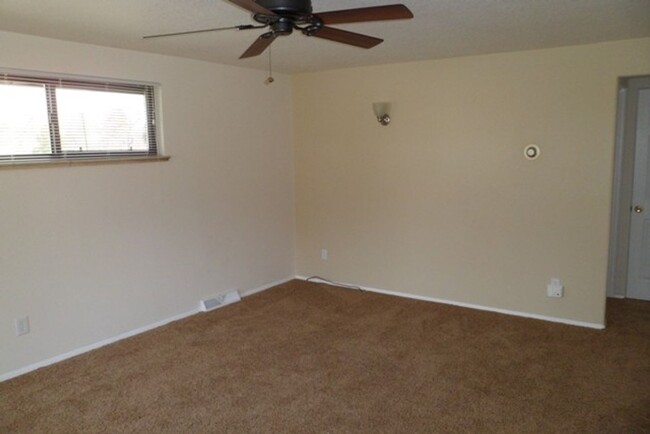 Building Photo - 2 bedroom, 1 bathroom home in Wheat Ridge ...