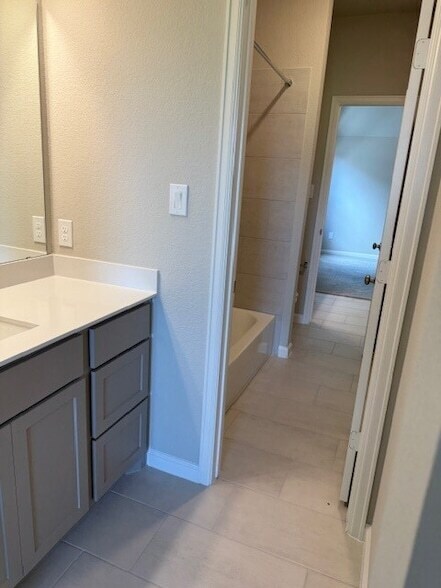 Building Photo - 10918 Spring Wind Dr